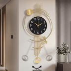 Ceas elegant de perete, cu design modern si elemente nautice, mecanism silentios si finisaj metalic elegant
