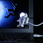 Lampă USB model Astronaut, pentru iluminare tastatura sau citit