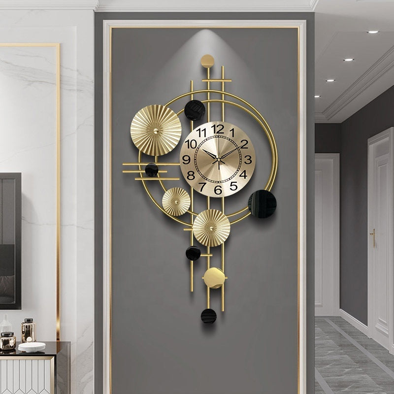 Ceas elegant de perete, cu design modern si elemente nautice, mecanism silentios si finisaj metalic elegant