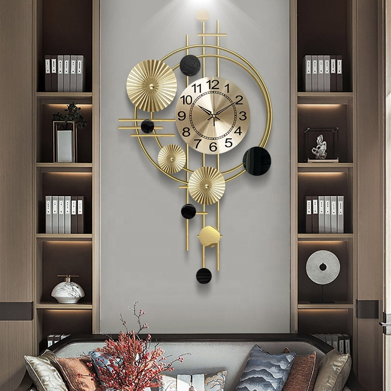 Ceas elegant de perete, cu design modern si elemente nautice, mecanism silentios si finisaj metalic elegant Imagine principală a produsului