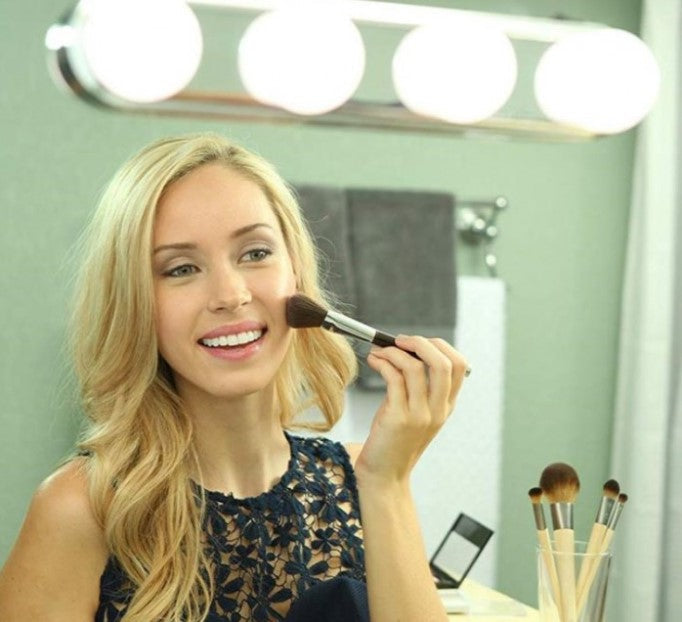 Suport luminos pentru Oglindă Studio Glow, 4 becuri, Argintiu