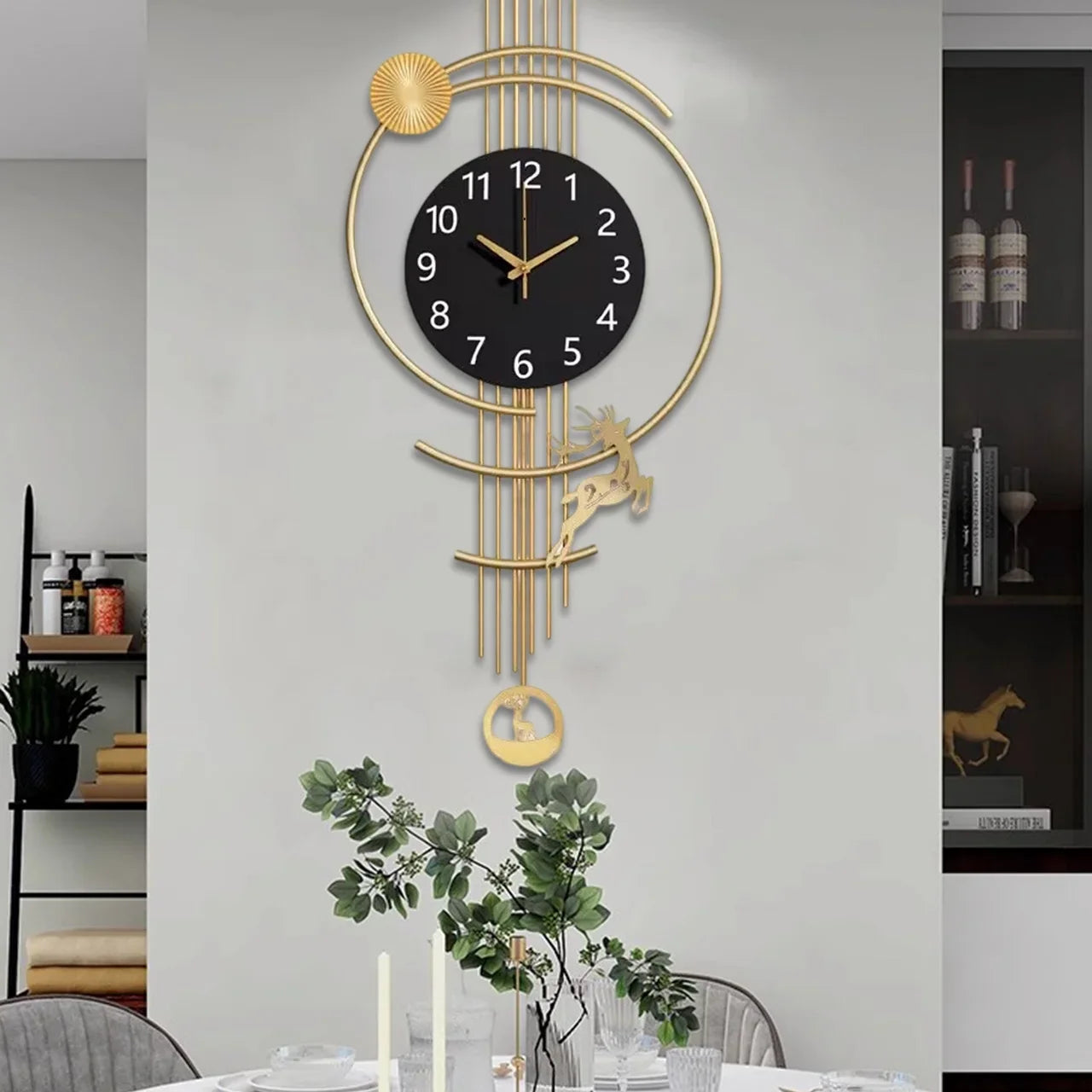 Ceas elegant de perete, cu design modern si elemente nautice, mecanism silentios si finisaj metalic elegant