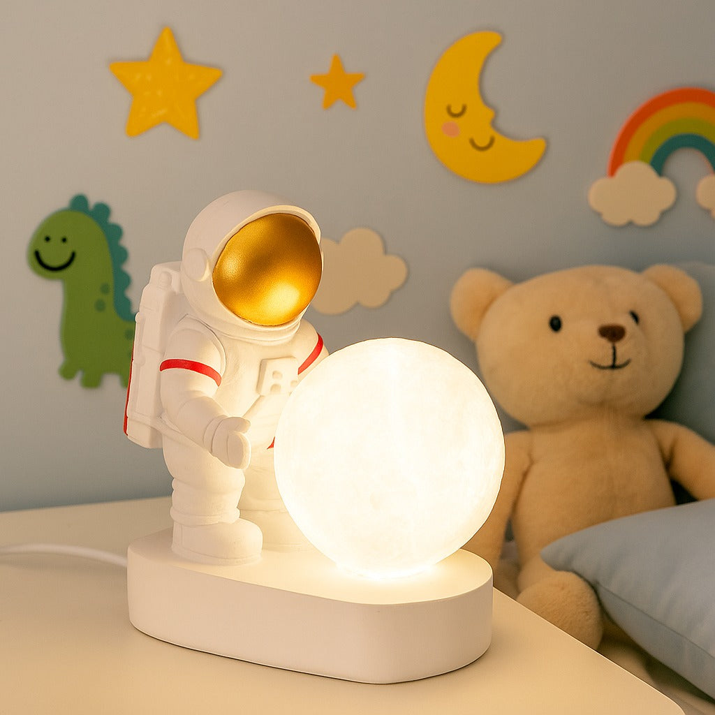 Lampă LED Astronaut cu Luna – Veioza ambientala pentru copii si decor modern Imagine principală a produsului