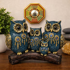 Set decorativ Bufnite Familie pe suport tip ramura – 18.6 x 14.5 cm