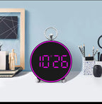 Ceas desteptator digital LED 4, 4" cu afisaj color, comanda vocala si alarme personalizabile - trezeste ecranul